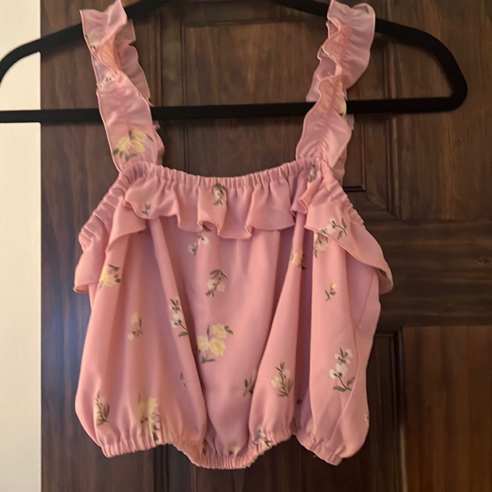 Aritzia Cropped pink floral top